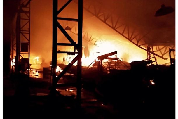 Fogo na fábrica da Flexboat em Atibaia é controlado após incêndio
